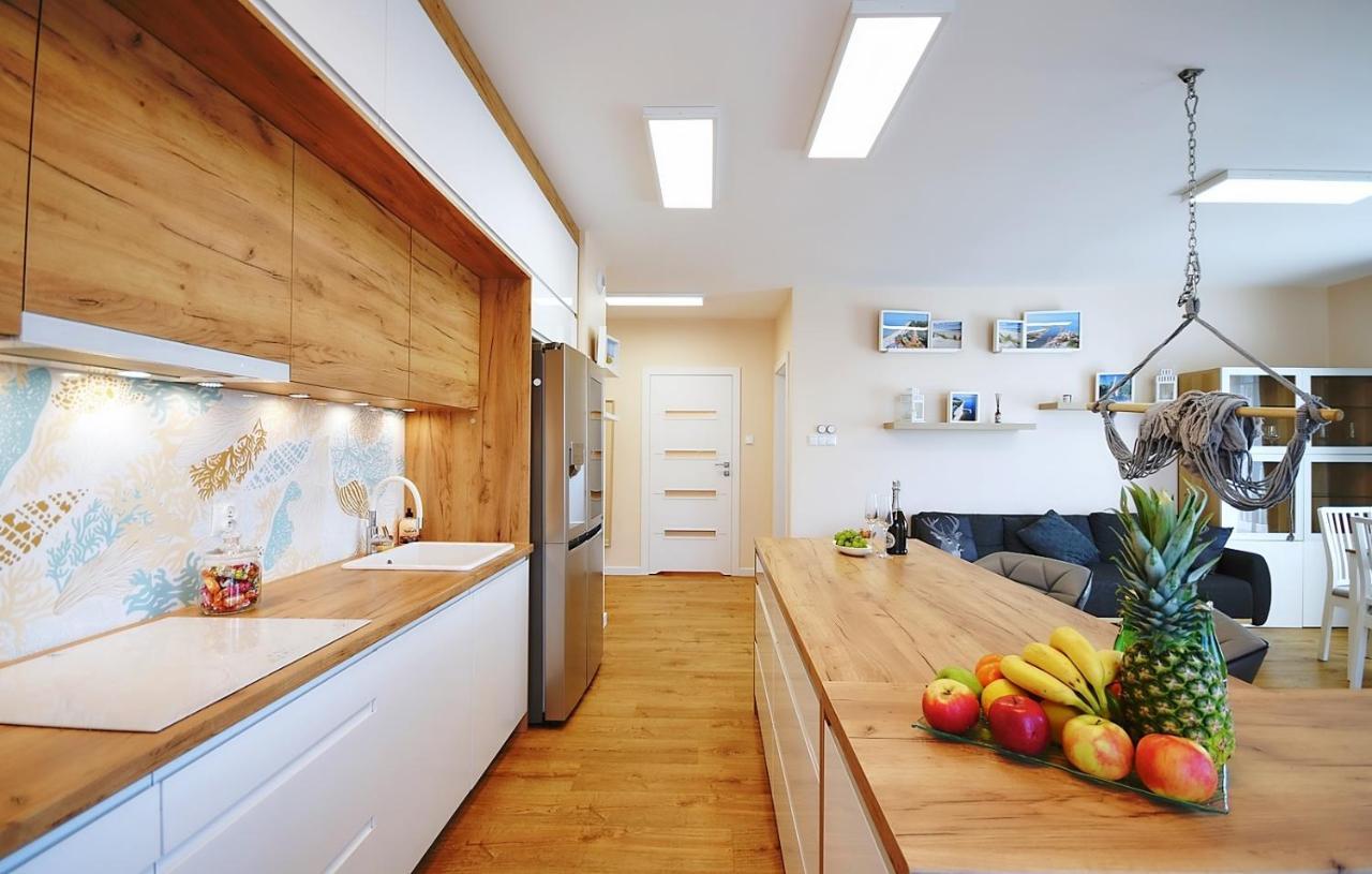 Apartament Premium Mikiniki Kolobrzeg Appartamento Esterno foto